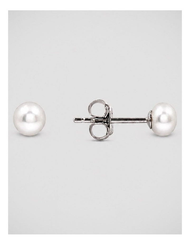 Classic Pearl Small Studs in White