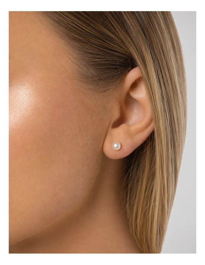 Classic Pearl Small Studs in White