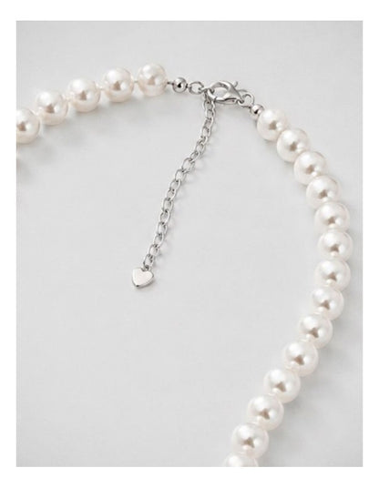 Classic Pearl Necklace in White