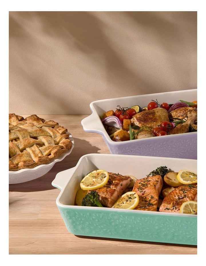 Blooms Fluted Pie Dish 21.5x4cm Gift Boxed in White