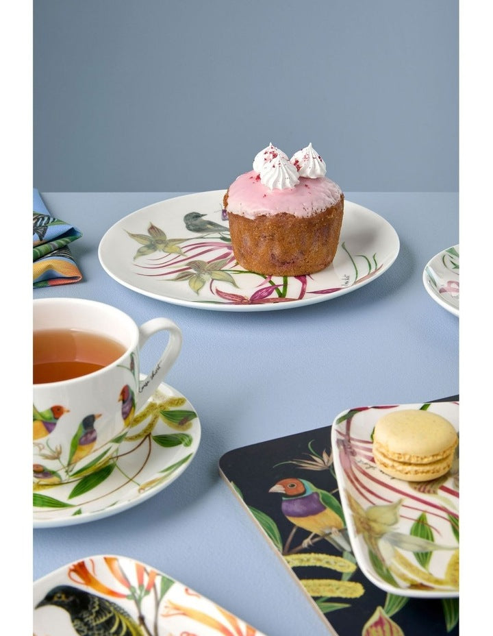 Eloise Short Lyric Coupe Plate 20cm Yellow Robin Gift Boxed in White