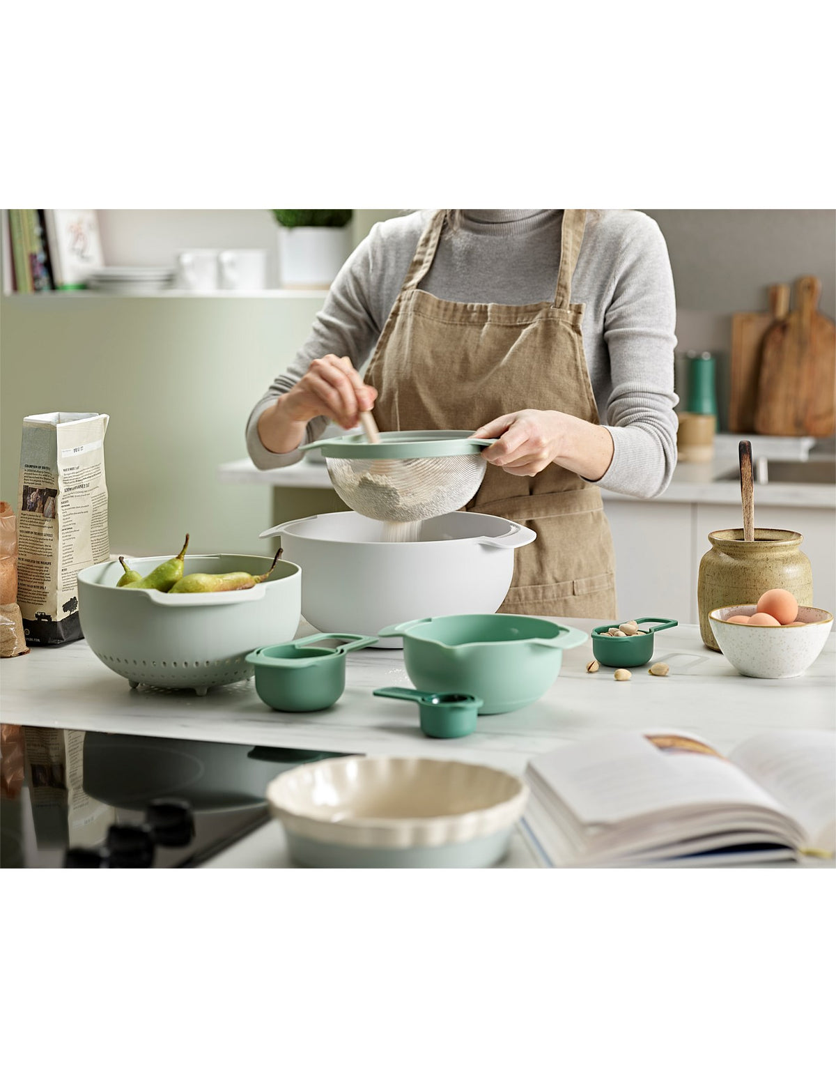 NEST 9 PLUS MIXING BOWL & MEASURING SET SAGE