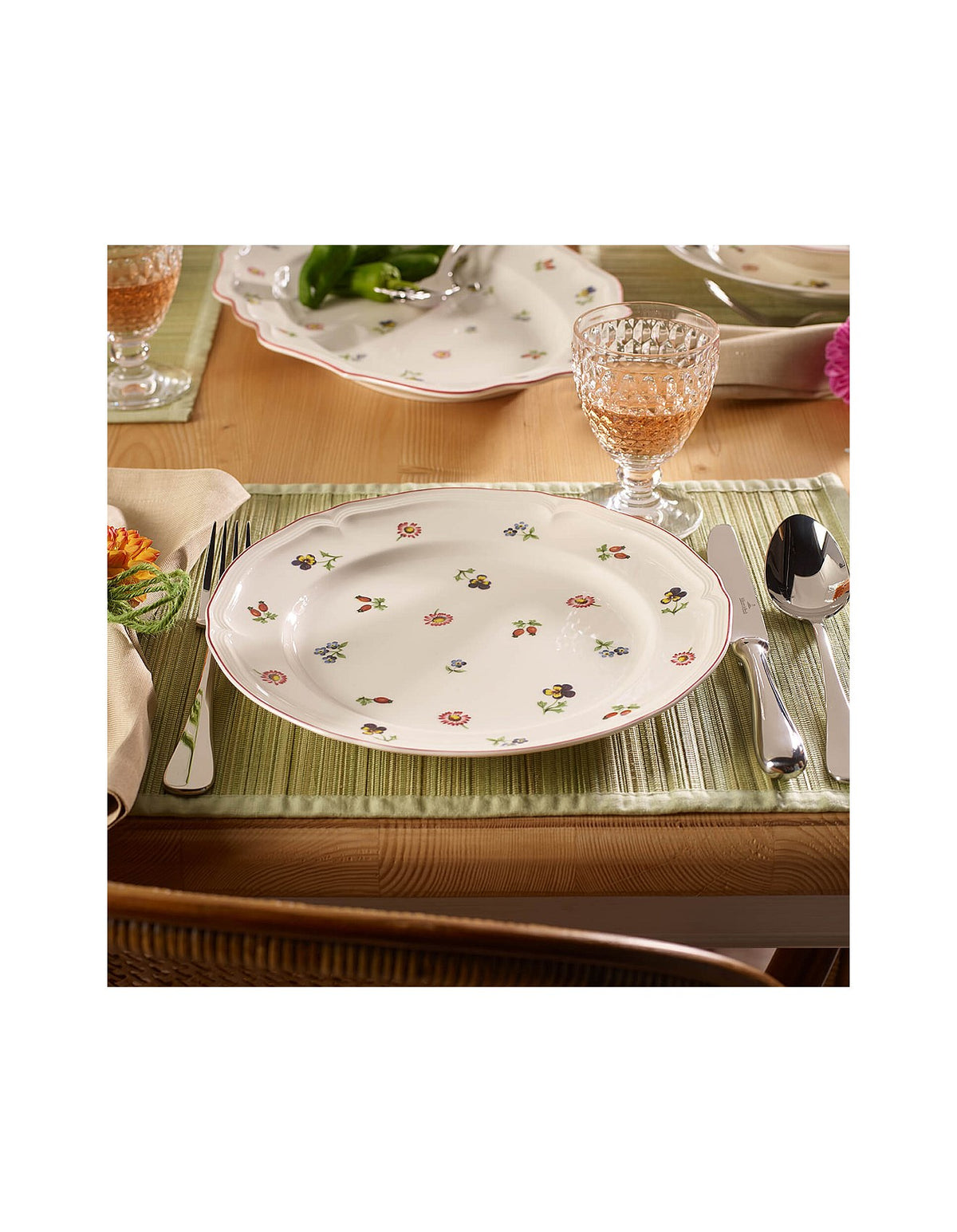 Petite Fleur Flat Plate 26cm