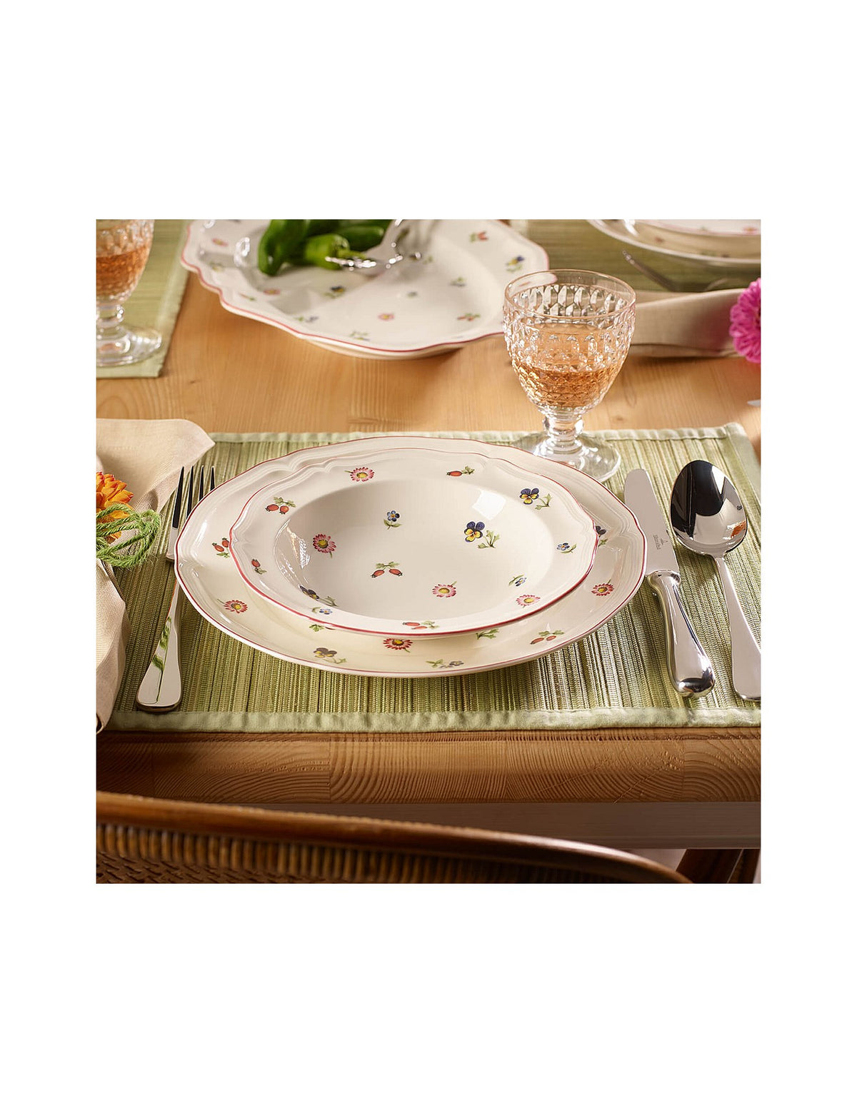 Petite Fleur Flat Plate 26cm