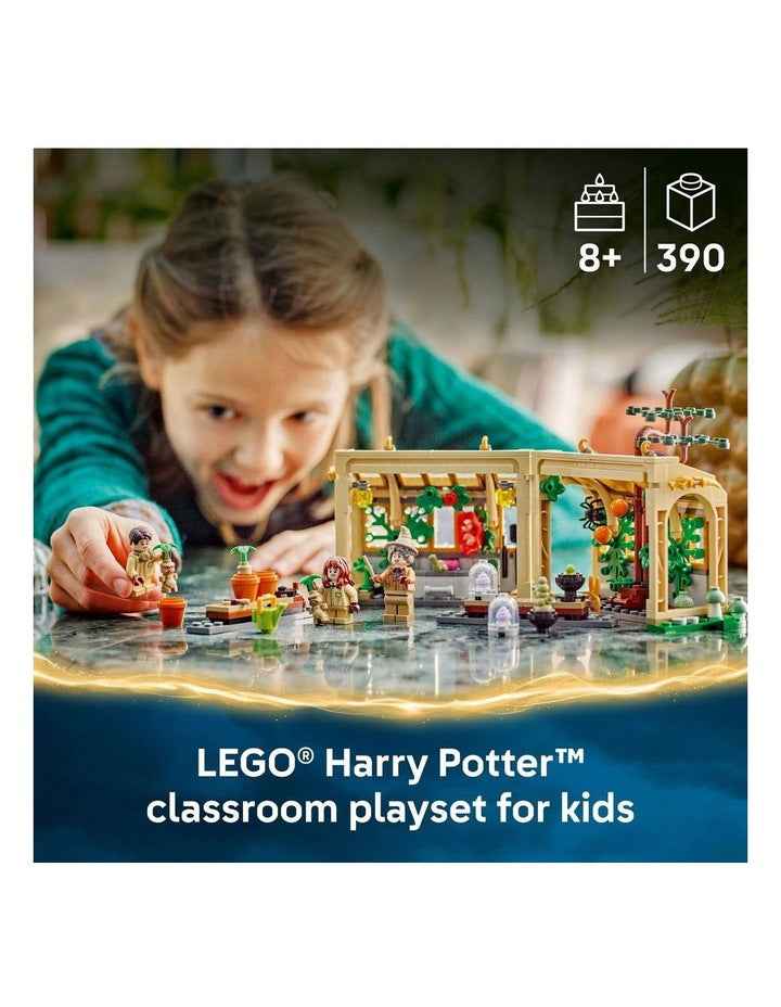 Harry Potter TM Hogwarts Castle: Herbology Class 76445