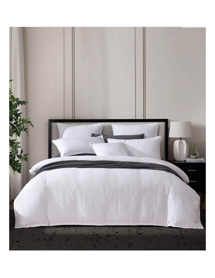 Viva Quilt Cover Set in White