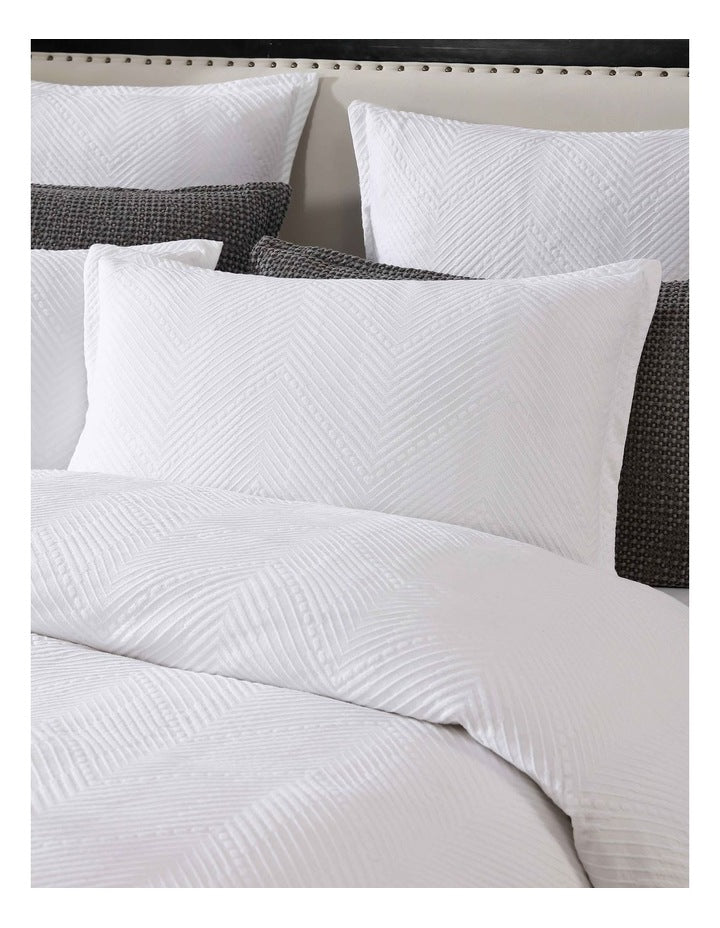 Viva Quilt Cover Set in White
