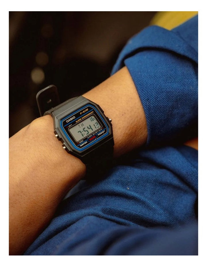 Resin Watch in Black