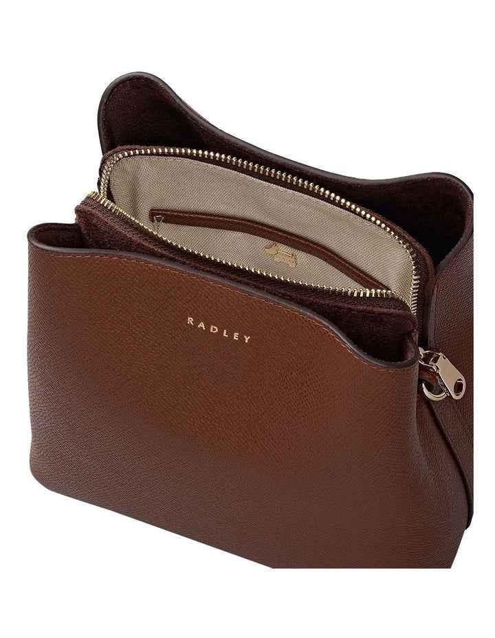 Dukes Place Texture Small Crossbody Bag in Chocolate
