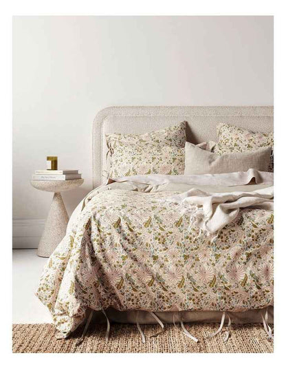Oasis Cushion in Blush