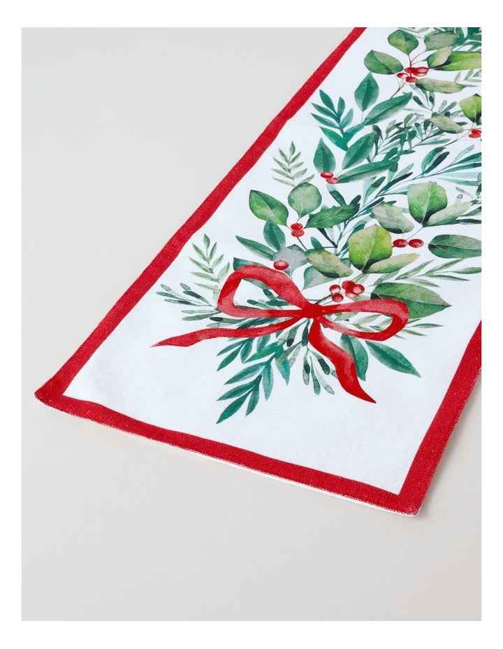 Traditional Christmas Runner in White/Red