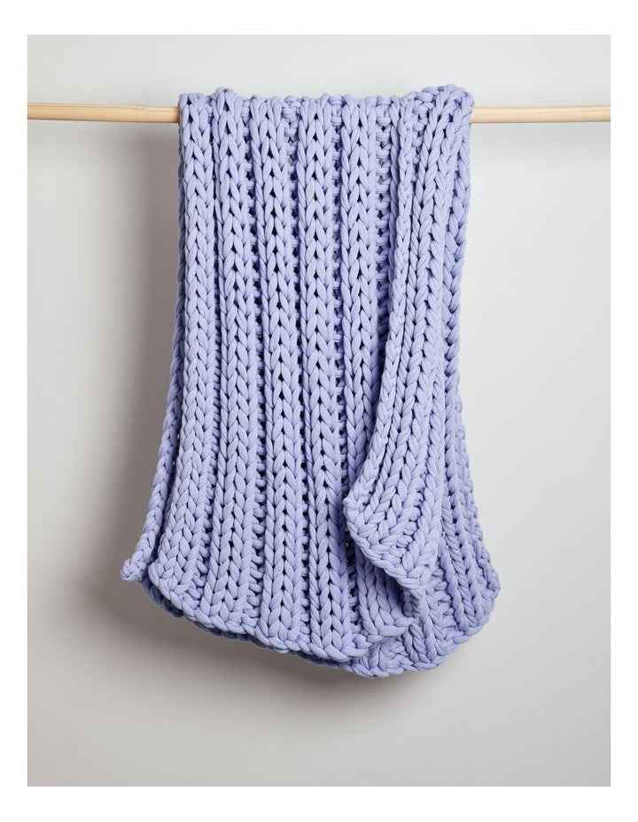 Chunky Knit Throw in Lilac