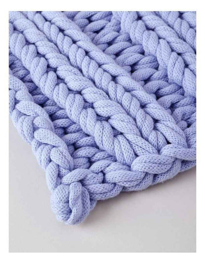 Chunky Knit Throw in Lilac