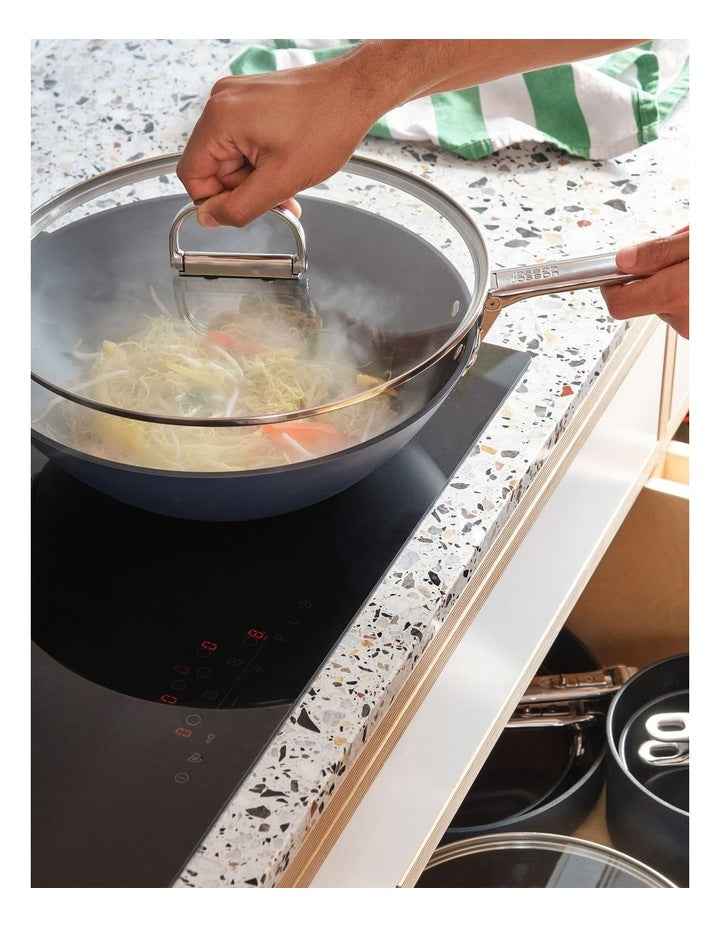 Space Non Stick wok With Lid 32cm/12.5inch in Blue