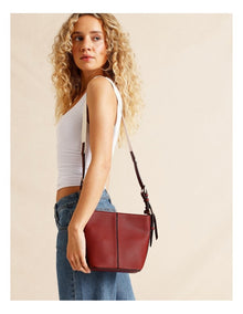 Plano Crossbody Bag in Raspberry