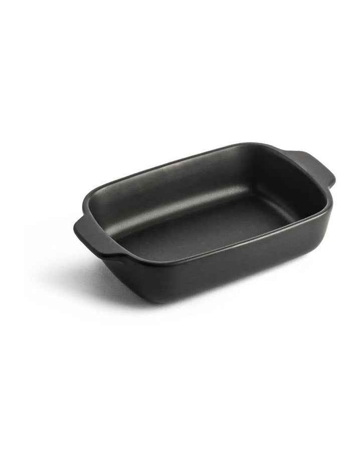 Small Baker Stoneware in Black