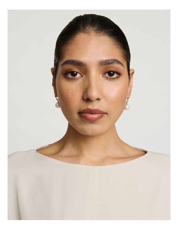 Drop With Stone Earrings in Pearl
