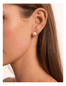 Earrings 10mm in Pearl