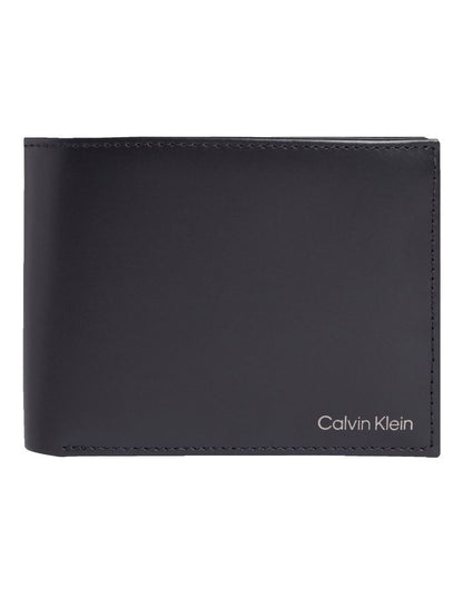 Smooth Trifold with Coin Wallet in Black