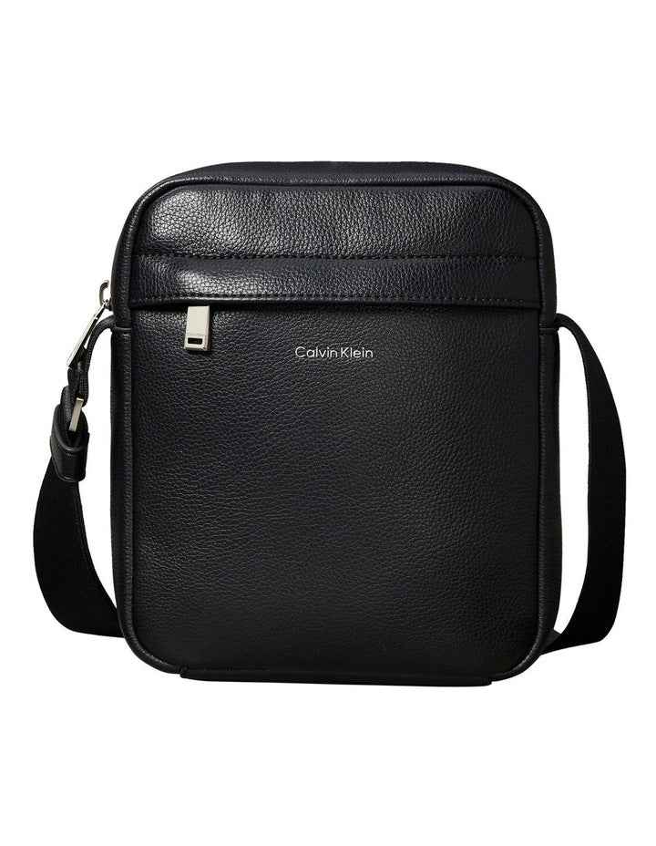 Micro Pebble Reporter Bag in Black
