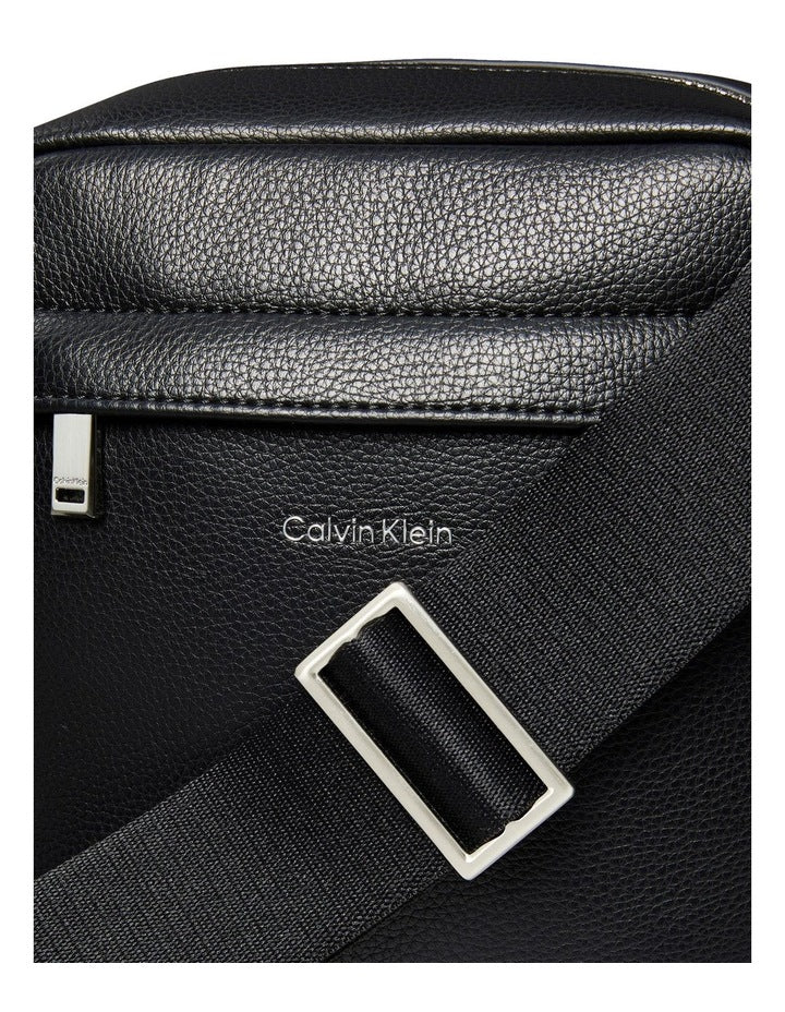 Micro Pebble Reporter Bag in Black