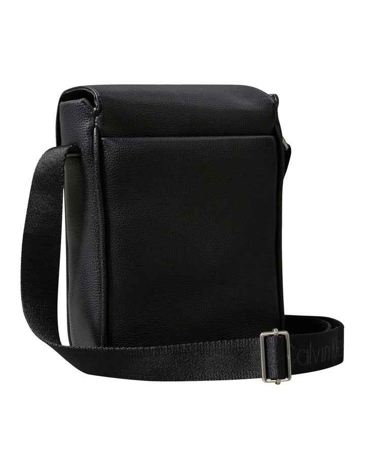 Logo Webbing Reporter Bag in Black