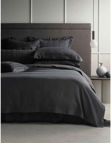 ABBOTSON KING TAILORED QUILT COVER IN CARBON