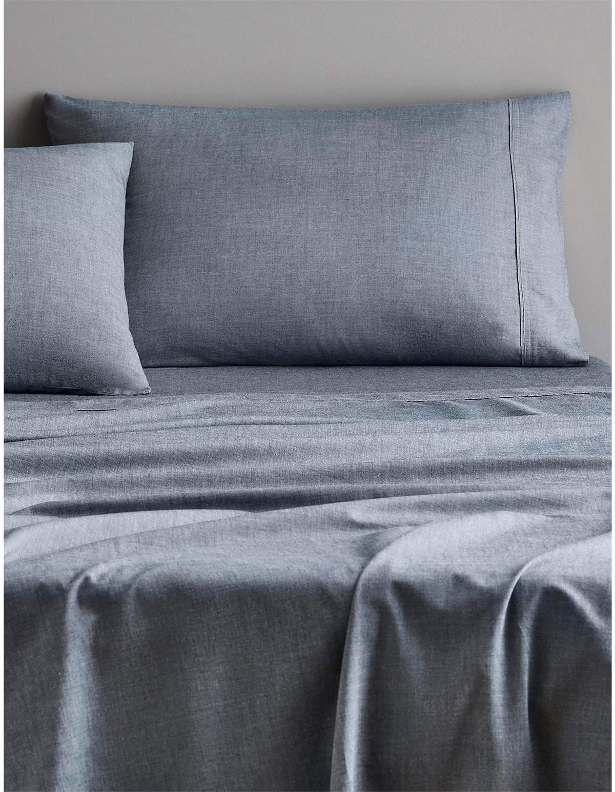 REILLY QUEEN FITTED SHEET IN ATLANTIC