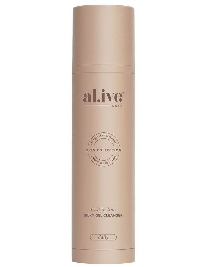 First In Line Silky Foaming Cleasner 100ml
