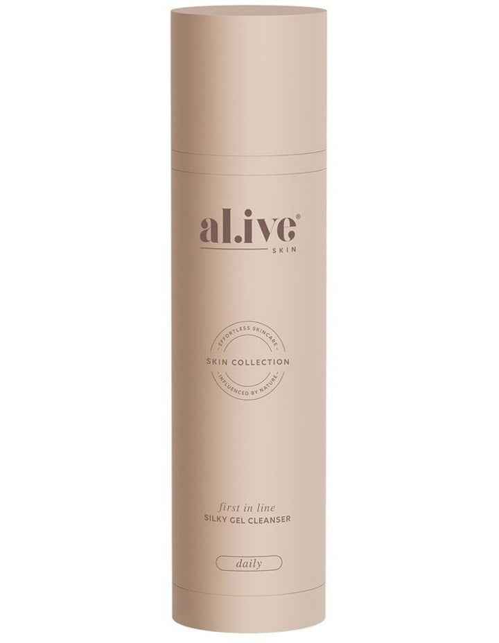 First In Line Silky Foaming Cleasner 100ml