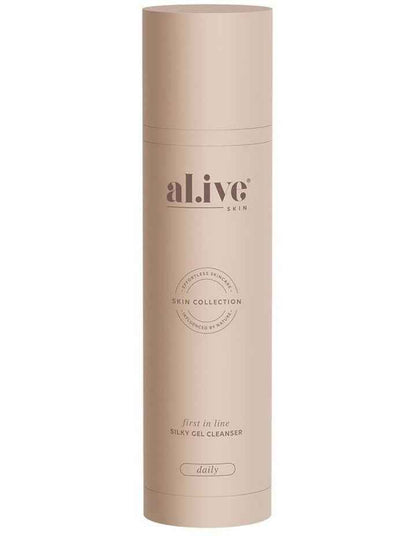 First In Line Silky Foaming Cleasner 100ml