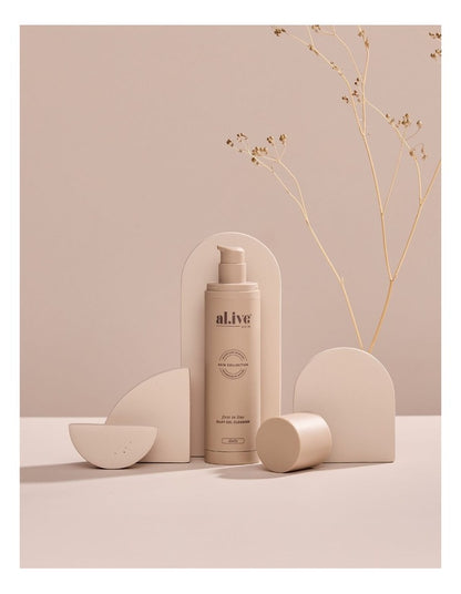 First In Line Silky Foaming Cleasner 100ml