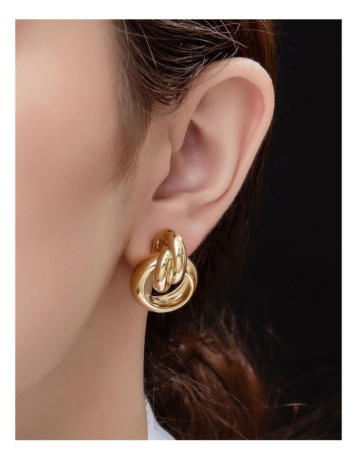 GJED035M - Thick Link Earrings in Gold