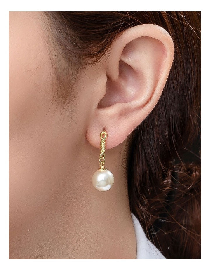 Chain Drop Pearl Earrings in Gold
