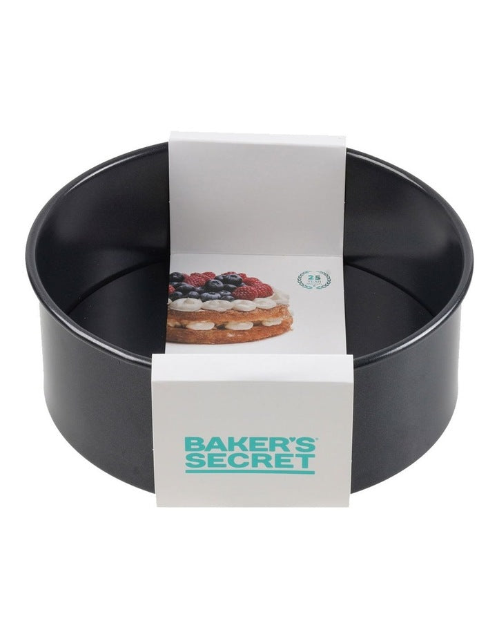 Ultimate Non-Stick Loose Base Round Cake Pan 20.5cm in Black