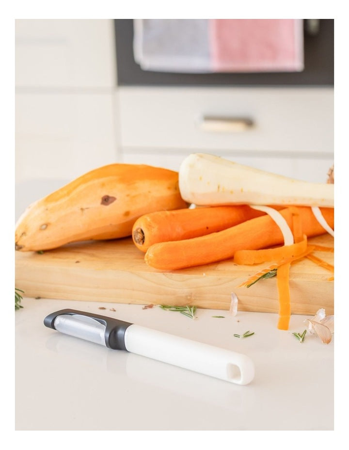 Euro Peeler in Porcelain
