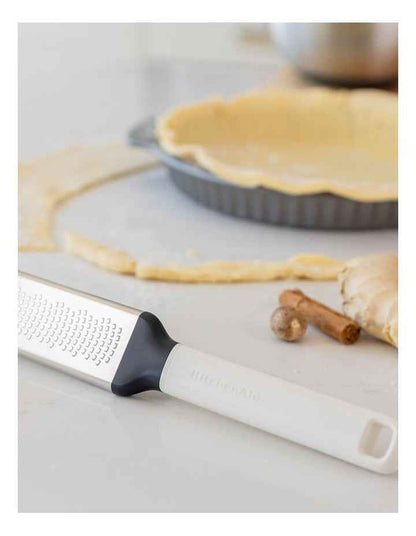 Fine Etched Grater in Porcelain