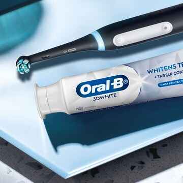 Oral-B 3D White Long Lasting Fresh Whitening Toothpaste 190g