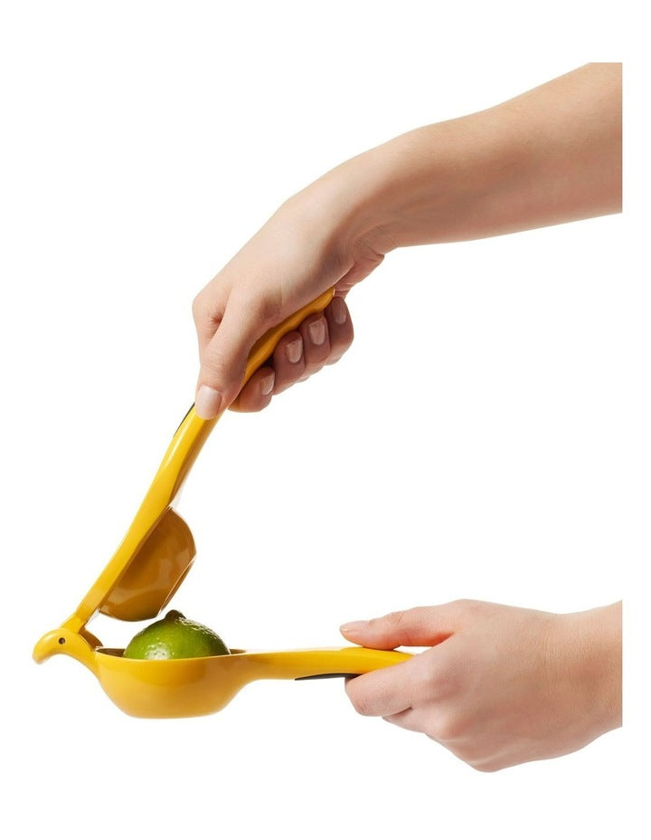 Citrus Squeezer in Yellow