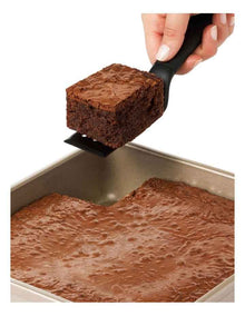 Cut & Serve Turner in Black