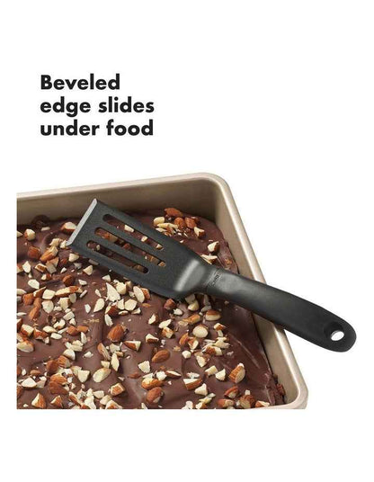 Cut & Serve Turner in Black