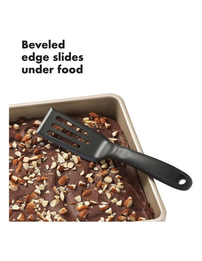 Cut & Serve Turner in Black