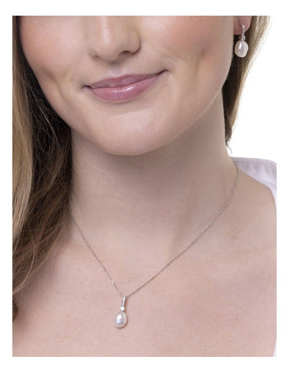 Brilliant Baroque Pearl Pendant Necklace in White