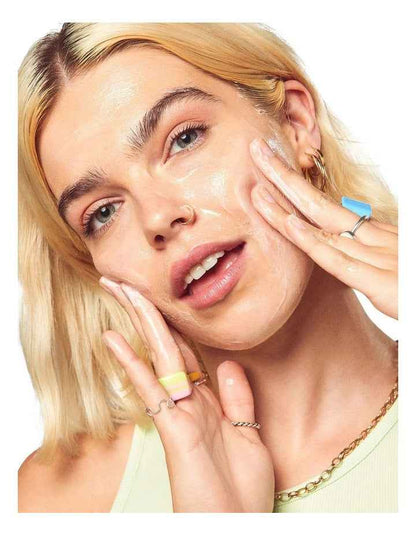 Calm and Soothe Gel to Oil Cleanser 120ml