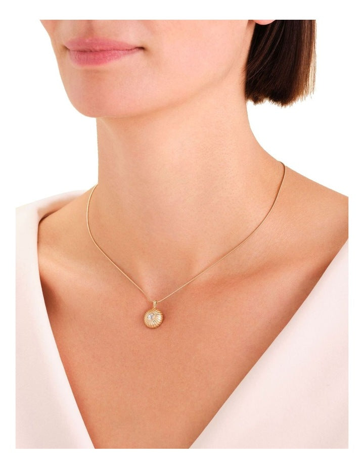 Bold Solitaire Coin Necklace in Gold-Tone