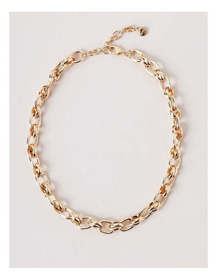 Circle Feature Necklace in Gold