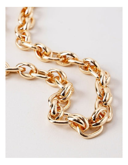 Circle Feature Necklace in Gold