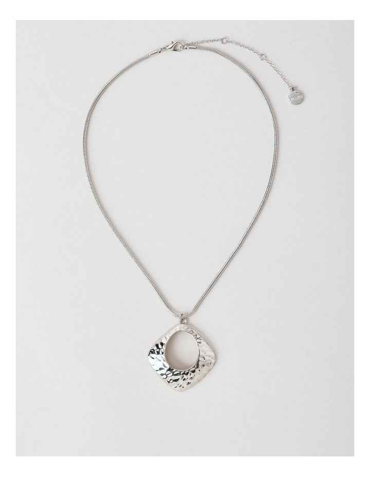 Cut Out Pendant Necklace in Silver
