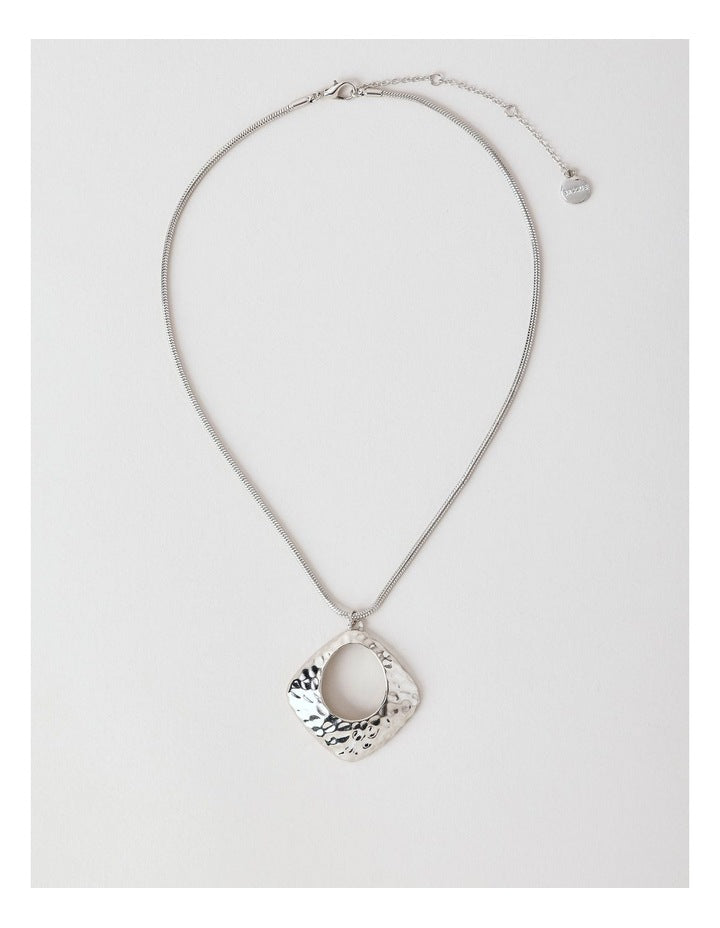 Cut Out Pendant Necklace in Silver