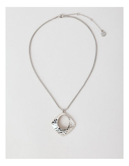 Cut Out Pendant Necklace in Silver